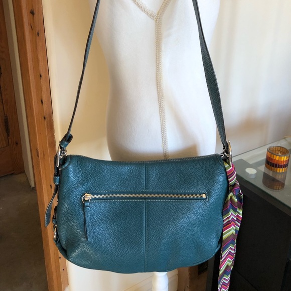 Beautiful Coach Pebble Leather Shoulder Bag - Picture 5 of 9